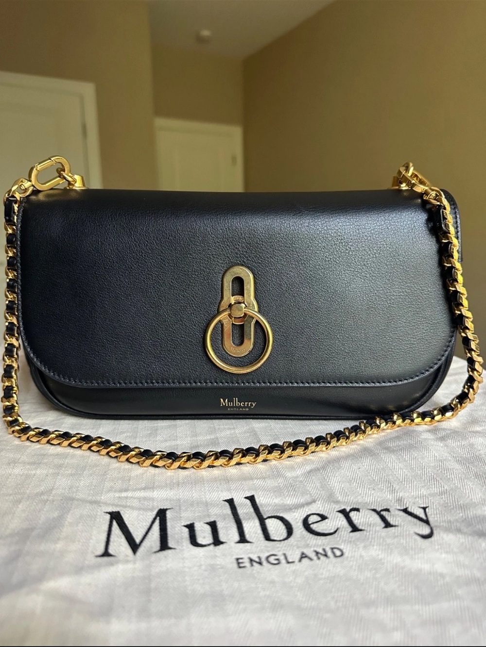 Mulberry Black Leather Shoulder Bag with Gold Chain